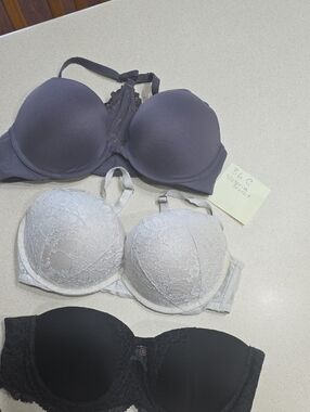 Victoria's Secret 3-Pack Lace & T-Shirt Bras - Gray, White, Black 36C